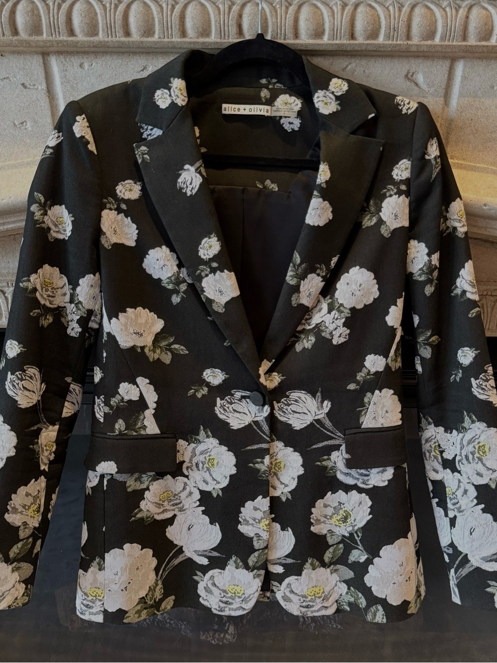 Alice + Olivia Black Floral Notch-Lapel Blazer